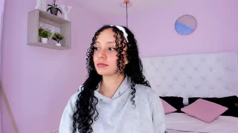 Vivi online show from November 23, 2025, 4:01 am