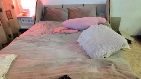 vivian_alison online show from January 4, 2025, 6:51 pm