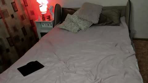 vivian_alison online show from October 31, 2025, 9:05 pm