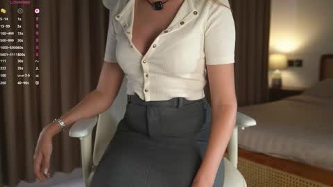 Vivian online show from November 19, 2025, 8:14 am