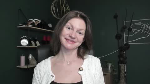 Vivian online show from October 23, 2025, 7:07 am