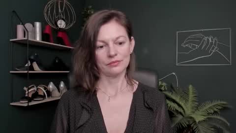 Vivian online show from November 13, 2025, 7:51 am