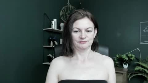 Vivian online show from June 8, 2026, 6:36 am