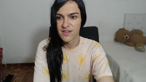 instagram Viviana73215 online show from May 18, 2026, 1:06 pm