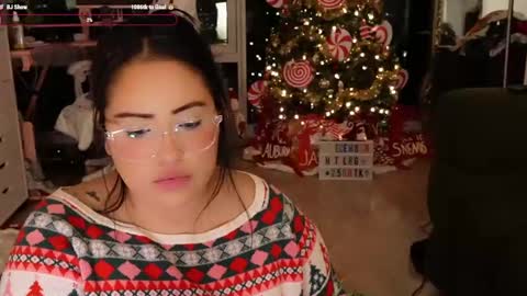 Vivi online show from December 17, 2024, 5:29 am