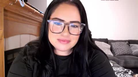 Vivi online show from March 4, 2025, 5:21 am