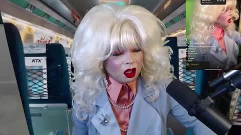 Snapshot of vivianfrost chatting on September 9, 2025, 3:39 am VivianFrosty online show from September 9, 2025, 3:39 am