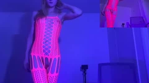 vivian layy online show from July 21, 2026, 12:46 am
