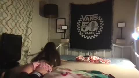 3 Vivian 3 online show from December 22, 2025, 1:30 pm