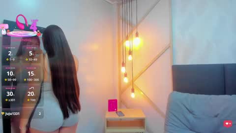 Vivian online show from November 6, 2025, 11:55 am