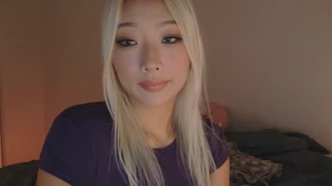 vivianwinters online show from November 3, 2025, 10:32 pm