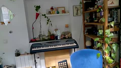 Snapshot of vivid_ether chatting on October 20, 2025, 12:38 pm Viv online show from October 20, 2025, 12:38 pm