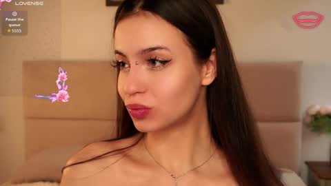 Snapshot of vivid_girls chatting on September 24, 2025, 7:33 am Nelly and Mari online show from September 24, 2025, 7:33 am