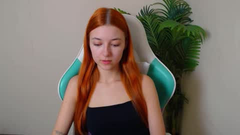 Vivien online show from November 26, 2025, 6:42 pm