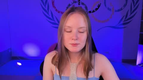 Vivien online show from December 7, 2024, 3:19 pm