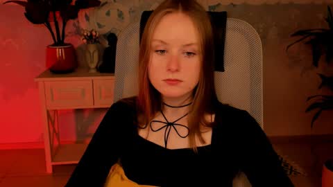 Vivien online show from December 10, 2024, 4:49 pm