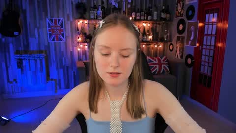 Vivien online show from December 12, 2024, 5:26 pm