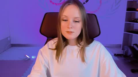 Vivien online show from December 25, 2024, 7:13 pm