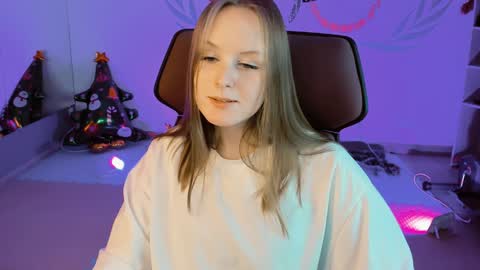 Vivien online show from December 27, 2024, 2:47 am