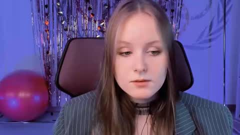 Vivien online show from February 16, 2025, 9:27 pm