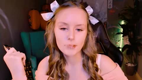 Vivien online show from September 14, 2025, 9:08 am