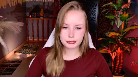 Vivien online show from February 10, 2026, 5:44 am