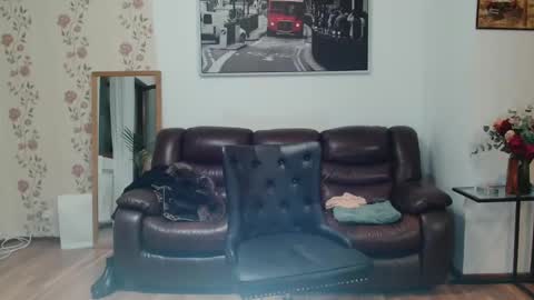 vivienne online show from February 20, 2025, 7:19 pm