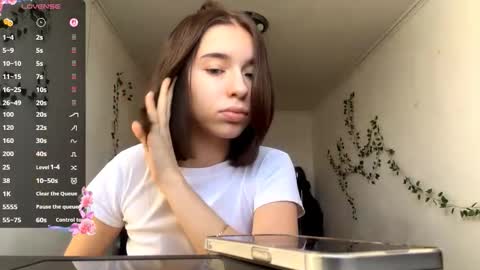 Vivi online show from December 16, 2025, 10:20 am