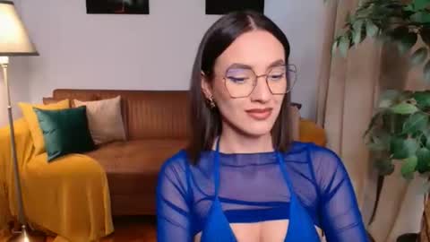 Vivienne online show from May 3, 2026, 4:46 pm
