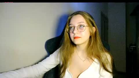 vivivivikkie online show from July 20, 2026, 9:50 pm