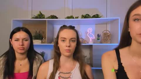 vivy_star online show from October 9, 2025, 8:56 am