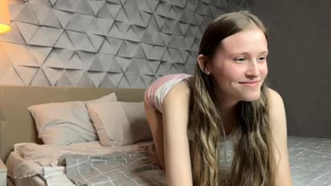 vixcx_ online show from September 18, 2025, 2:13 am