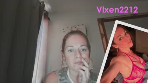 Snapshot of vixen1222 chatting on July 17, 2026, 8:46 pm vixen1222 online show from July 17, 2026, 8:46 pm