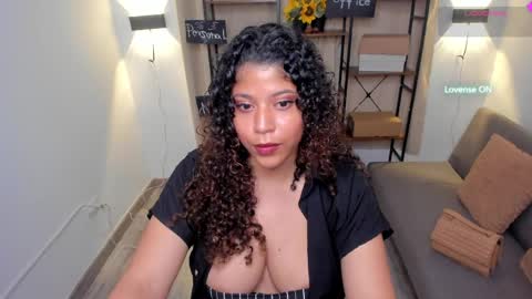 Snapshot of vixenia chatting on April 2, 2026, 12:52 am Vixenia online show from April 2, 2026, 12:52 am