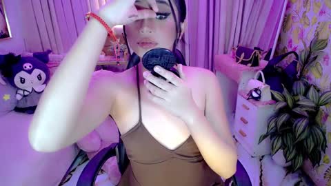 Snapshot of vixenluscious chatting on February 23, 2026, 8:55 am vixenluscious online show from February 23, 2026, 8:55 am