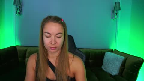 Snapshot of vixenmuse chatting on October 15, 2025, 6:13 am Ur Lady online show from October 15, 2025, 6:13 am