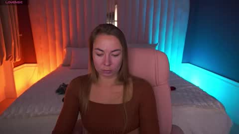 Snapshot of vixenmuse chatting on October 30, 2025, 8:42 pm Ur Lady online show from October 30, 2025, 8:42 pm