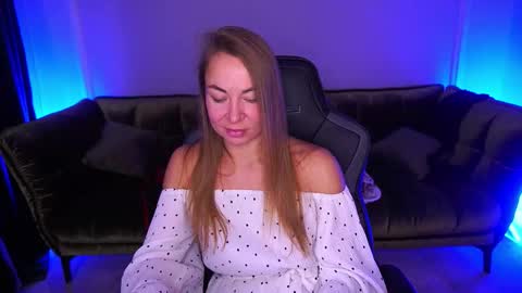 Snapshot of vixenmuse chatting on November 6, 2025, 8:54 pm Ur Lady online show from November 6, 2025, 8:54 pm