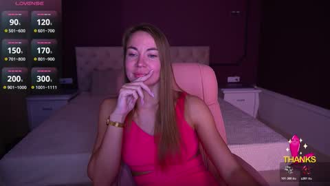 Snapshot of vixenmuse chatting on December 1, 2025, 8:47 pm Ur Lady online show from December 1, 2025, 8:47 pm