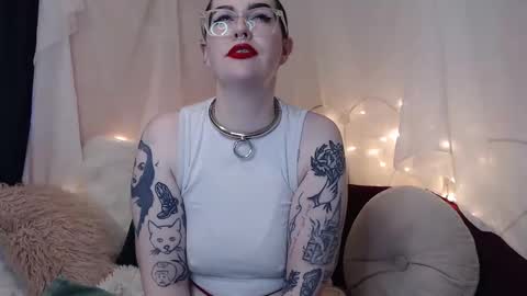 Snapshot of vixinvvitch chatting on December 14, 2024, 8:29 pm VIXIN online show from December 14, 2024, 8:29 pm