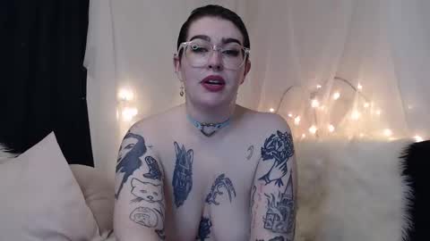 Snapshot of vixinvvitch chatting on January 17, 2025, 7:38 pm VIXIN online show from January 17, 2025, 7:38 pm