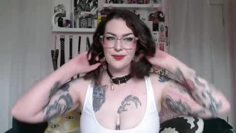 Snapshot of vixinvvitch chatting on August 1, 2026, 6:18 pm VIXIN online show from August 1, 2026, 6:18 pm