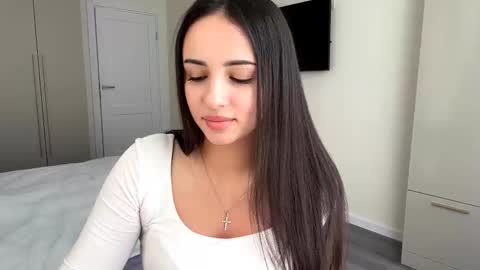 Miss Mia online show from March 20, 2026, 2:55 pm