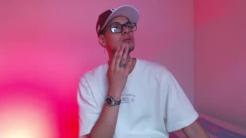 Snapshot of vlad__night chatting on February 8, 2026, 1:03 pm Vlad online show from February 8, 2026, 1:03 pm