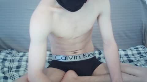 vladikgiant online show from July 4, 2026, 12:33 pm