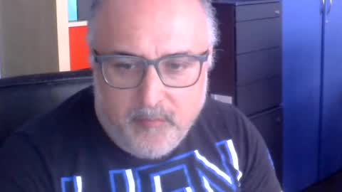 Snapshot of volpi72 chatting on July 8, 2026, 11:58 am volpi72 online show from July 8, 2026, 11:58 am