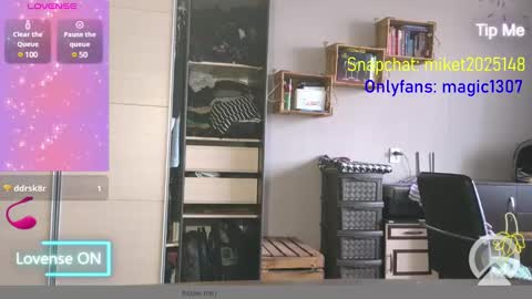 Volshebnik1302 online show from March 11, 2025, 12:28 pm