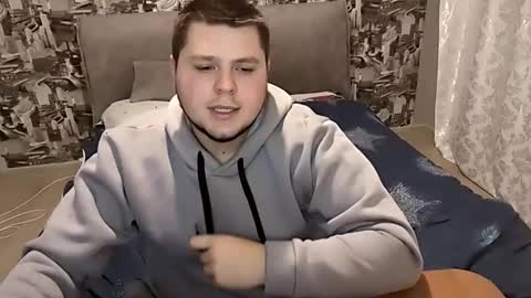 Volshebnik1302 online show from November 12, 2025, 1:22 pm