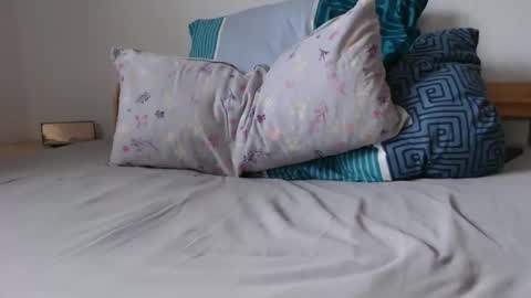 volvic_0904 online show from March 8, 2026, 8:40 am