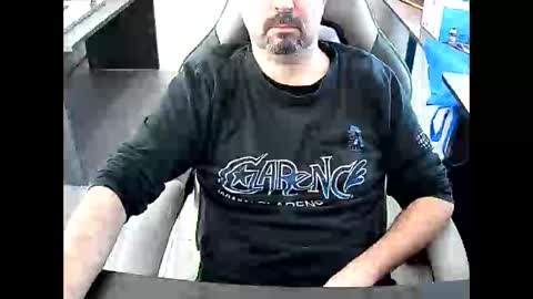 Snapshot of vonele chatting on December 3, 2024, 9:00 am Vonn online show from December 3, 2024, 9:00 am